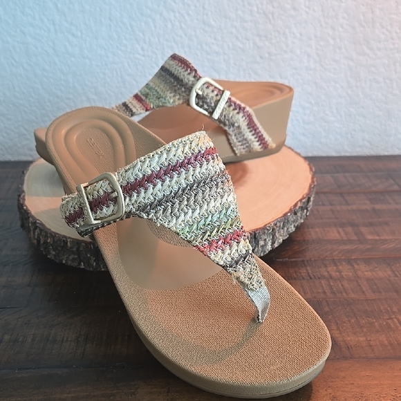 AERTREX Kate Orthotic Woven Wedge Sandals Multicolor Gold Buckle Sz 8.5 - Picture 1 of 16